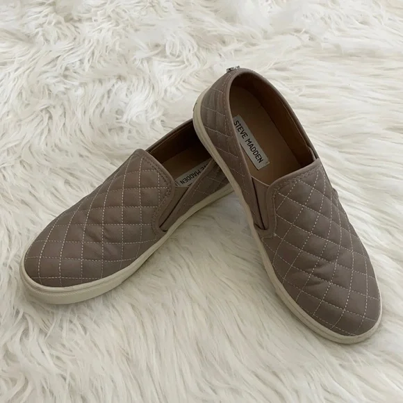 Steve Madden flats size 8 color grey - Picture 2 of 6